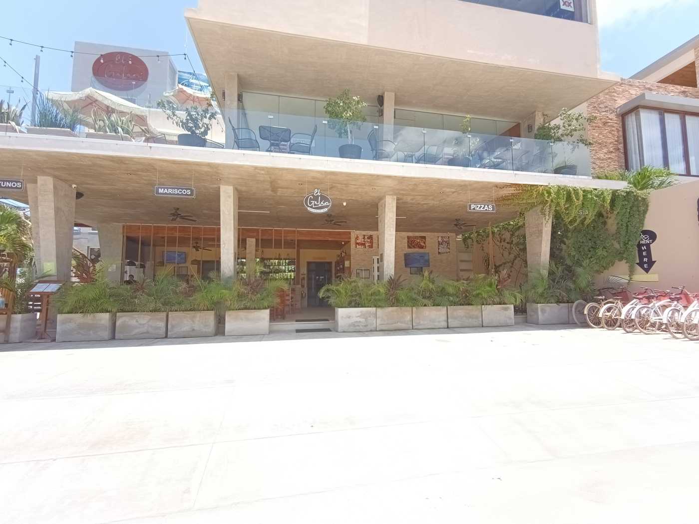 Outside view of El Galan